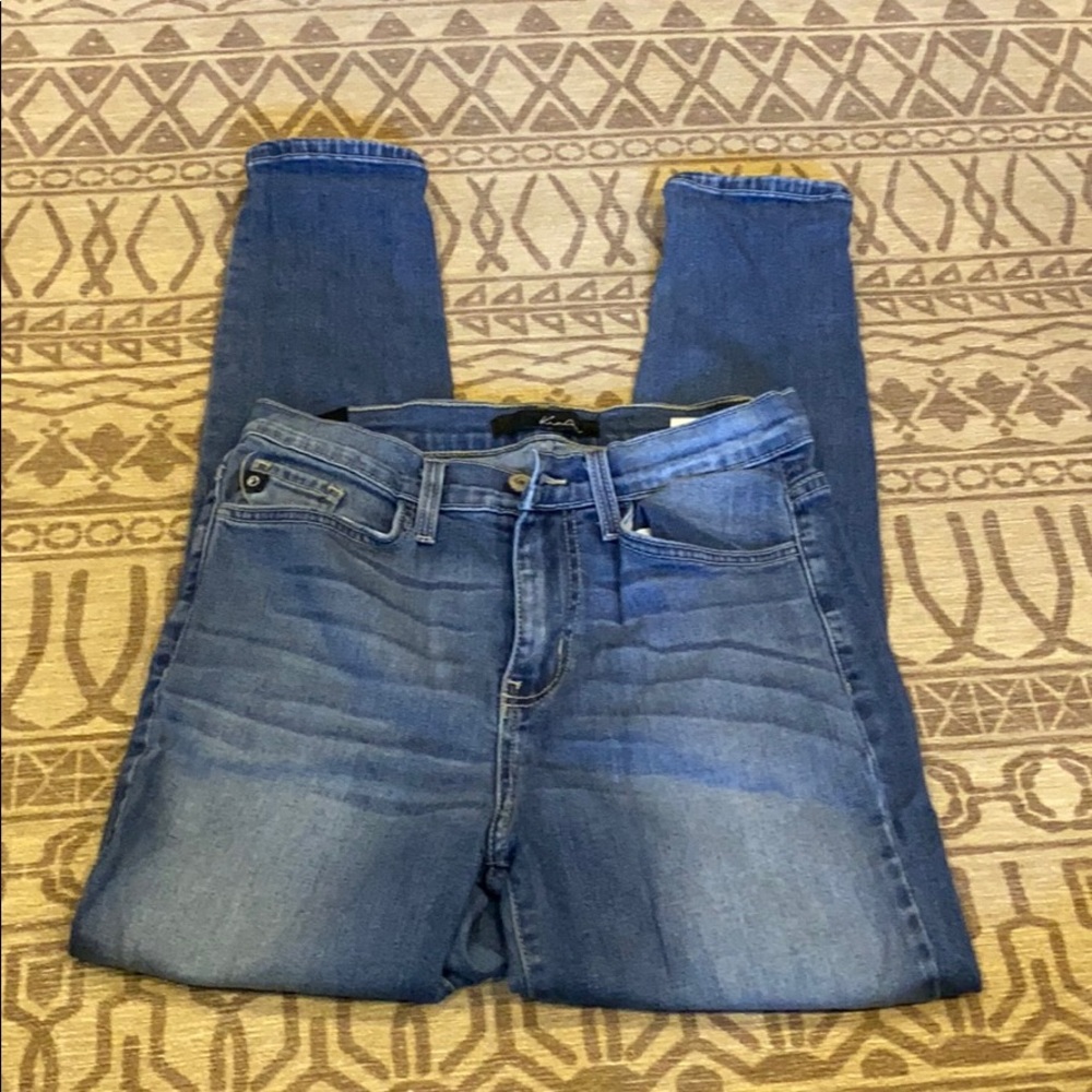 KanCan skinny jeans no distress